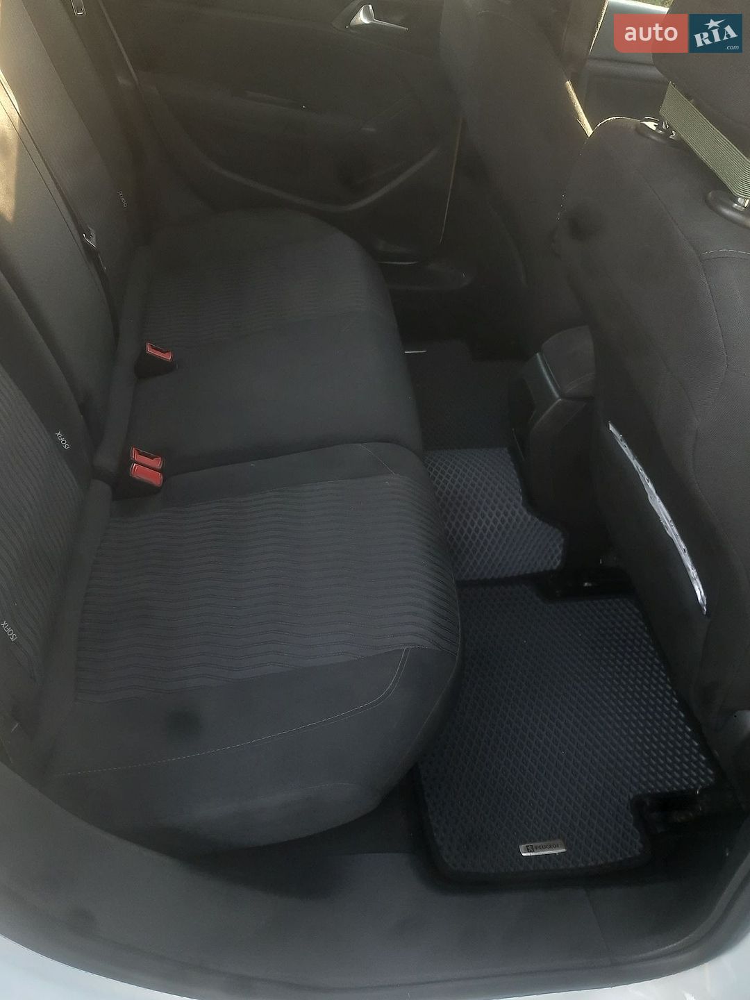 Peugeot 308 2015 VIN VF3LCBHZWFS175733 фото оголошення 16 з 24