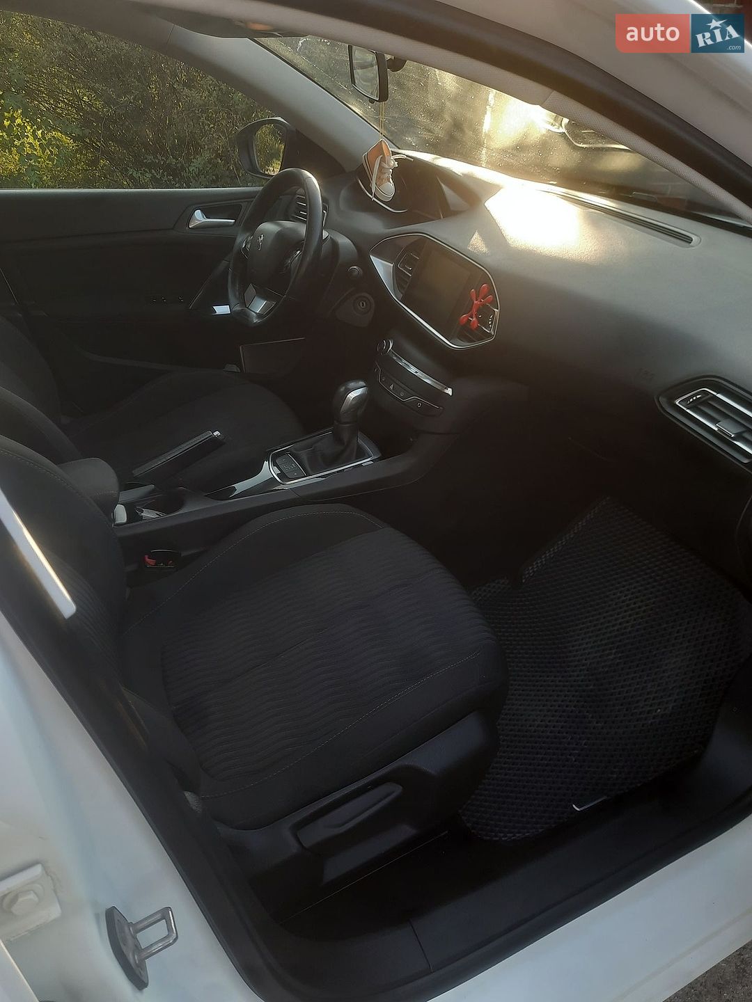 Peugeot 308 2015 VIN VF3LCBHZWFS175733 фото оголошення 17 з 24