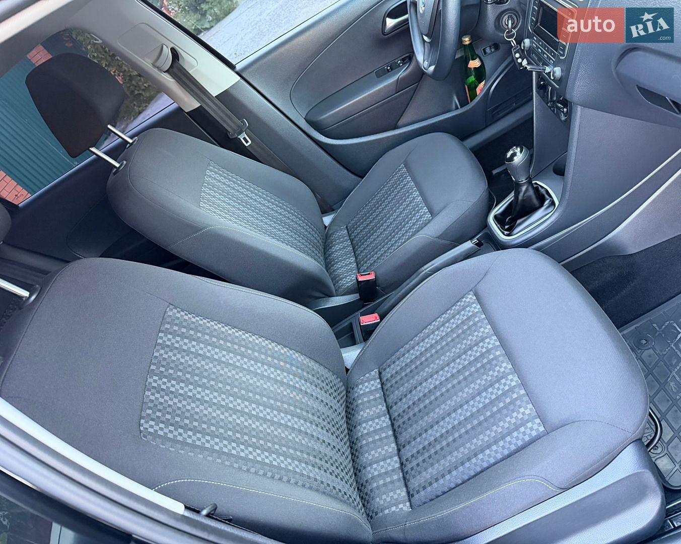 Volkswagen Polo 2016 VIN XW8ZZZ61ZGG038828 фото оголошення 14 з 27