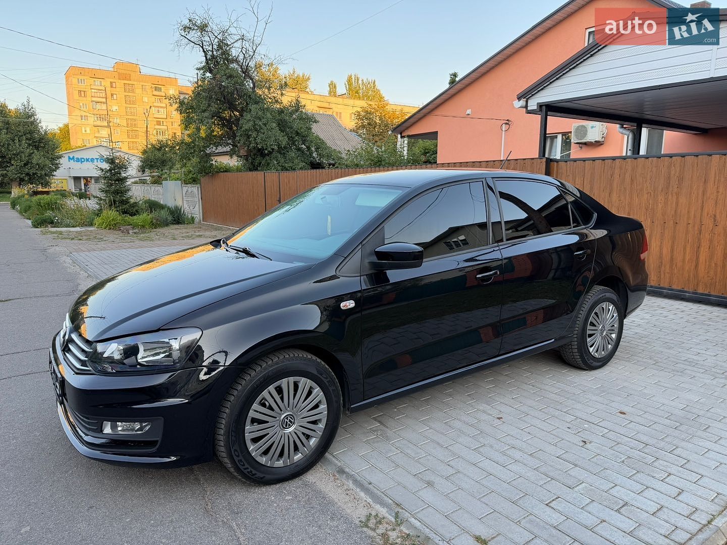 Volkswagen Polo 2016 VIN XW8ZZZ61ZGG038828 фото оголошення 2 з 27