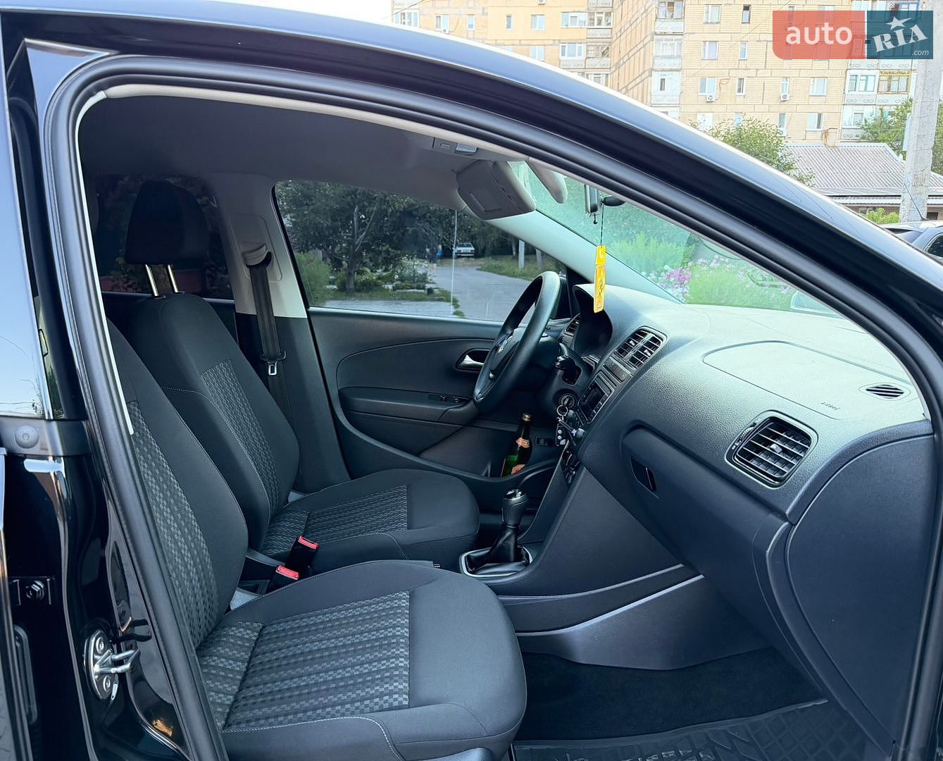 Volkswagen Polo 2016 VIN XW8ZZZ61ZGG038828 фото оголошення 13 з 27