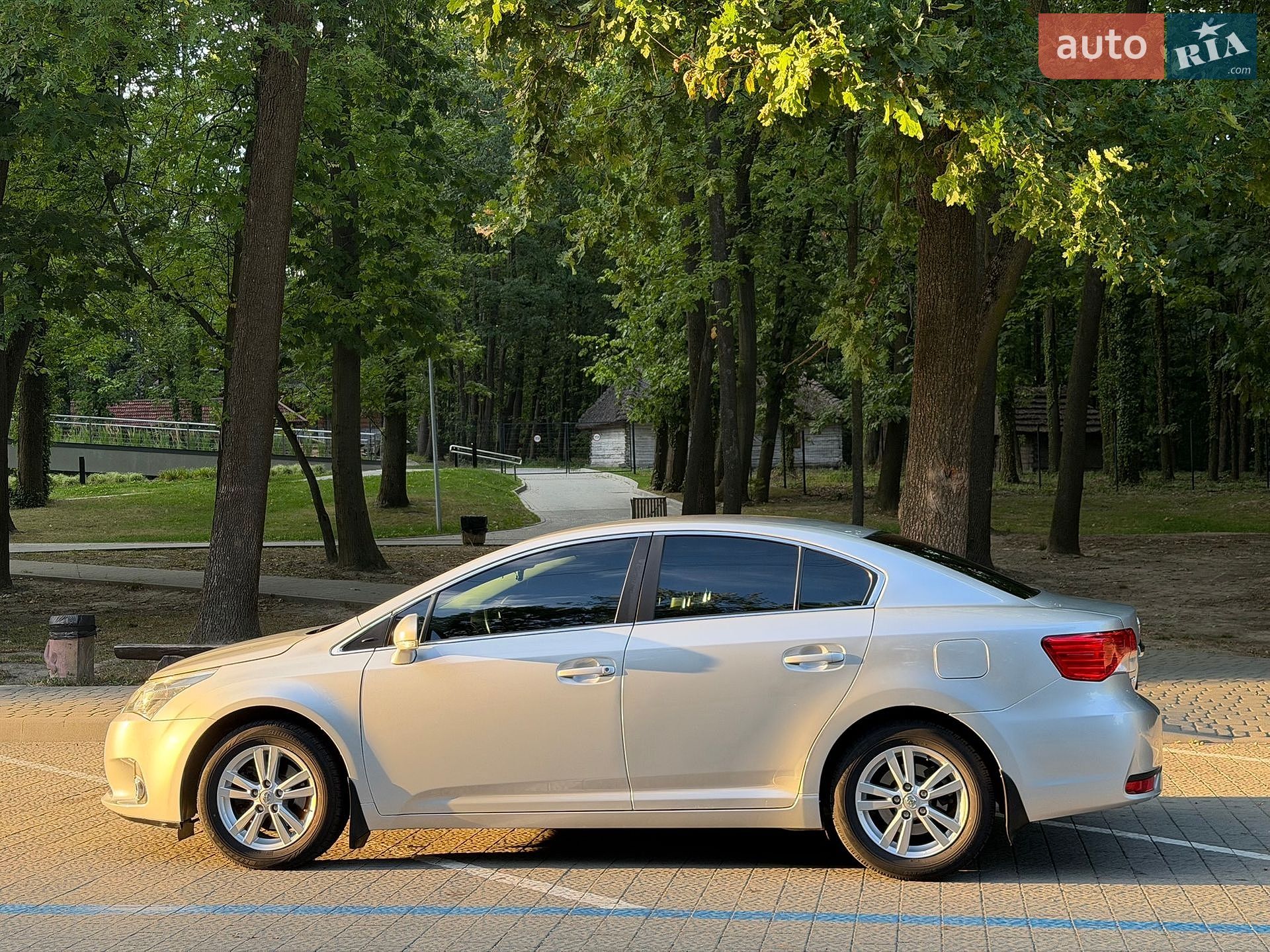 Toyota Avensis 2012 VIN SB1BG76L50E077596 фото оголошення 5 з 101