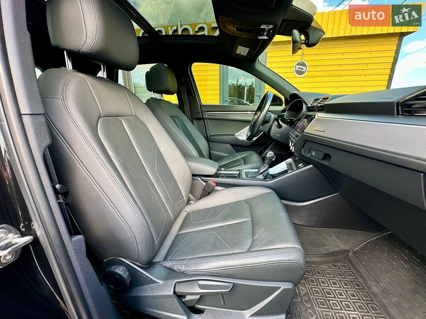Audi Q3 2019 VIN WA1DECF33L1028387 фото оголошення 10 з 22