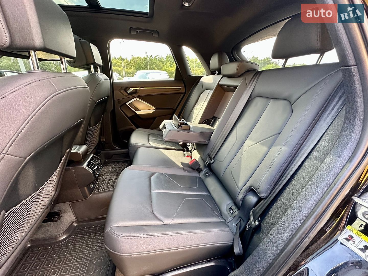 Audi Q3 2019 VIN WA1DECF33L1028387 фото оголошення 18 з 22