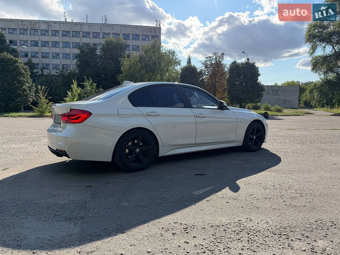 BMW 3 Series 2012 VIN WBA3D11030F390995 фото оголошення 4 з 13