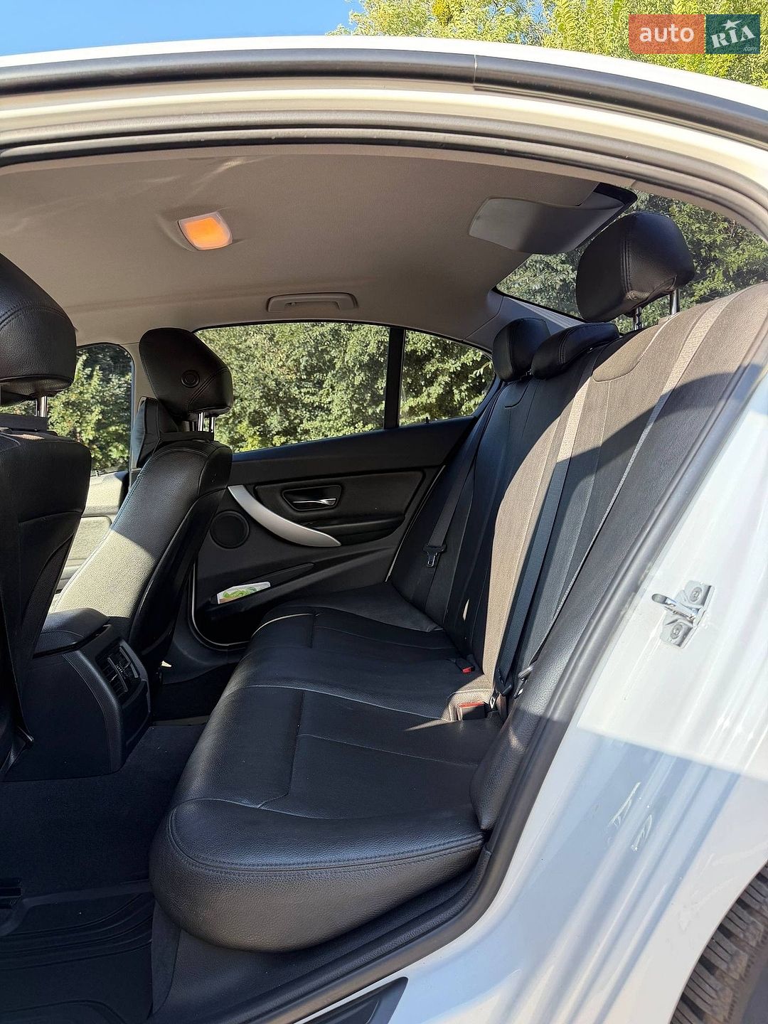 BMW 3 Series 2012 VIN WBA3D11030F390995 фото оголошення 12 з 13