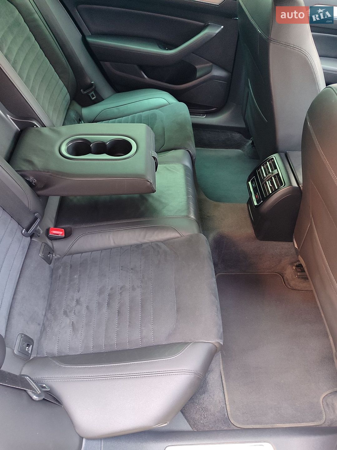 Volkswagen Passat 2017 VIN WVWZZZ3CZHE200267 фото оголошення 21 з 31