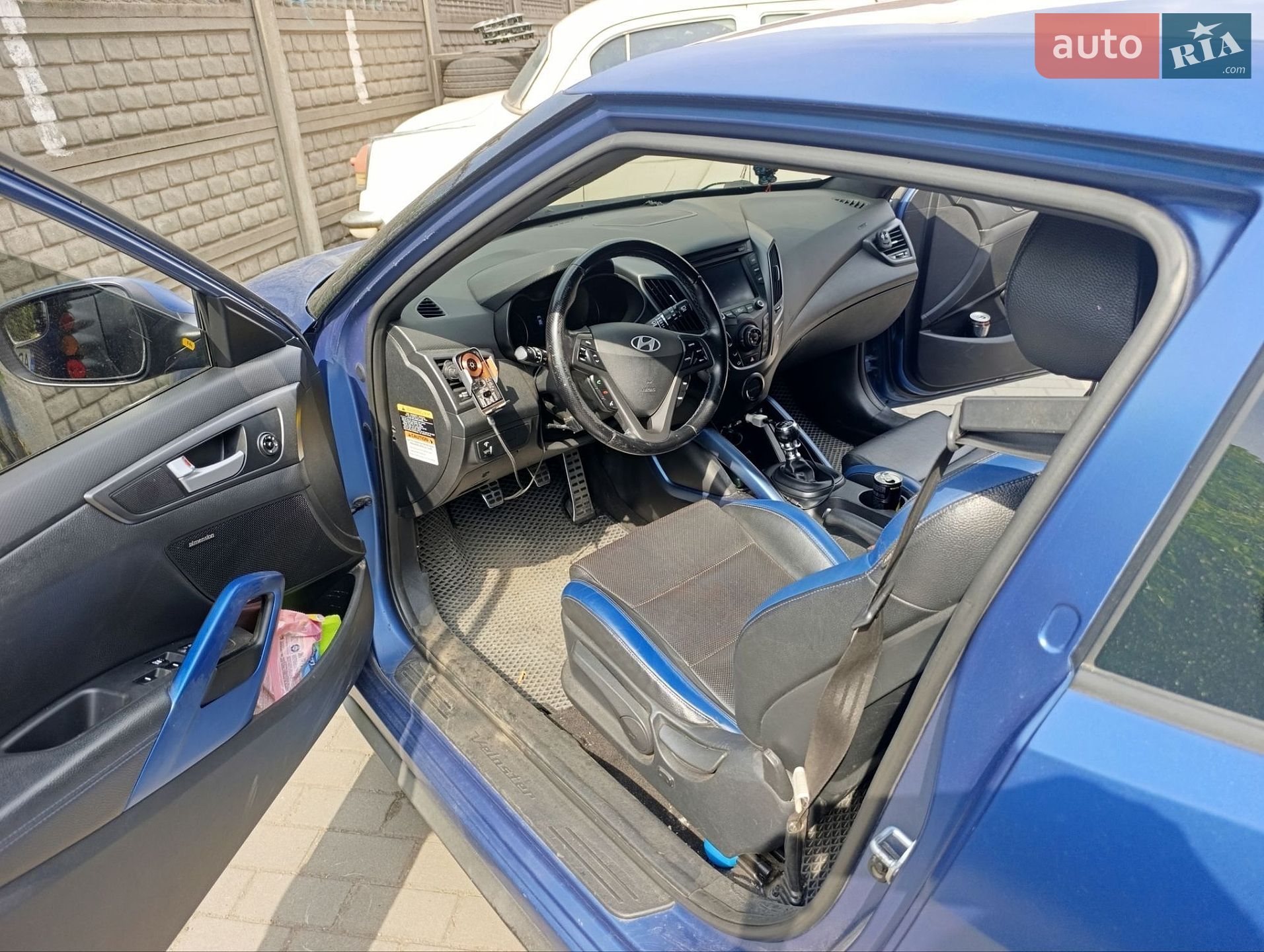 Hyundai Veloster 2015 VIN KMHTC6AE2GU255779 фото оголошення 5 з 17
