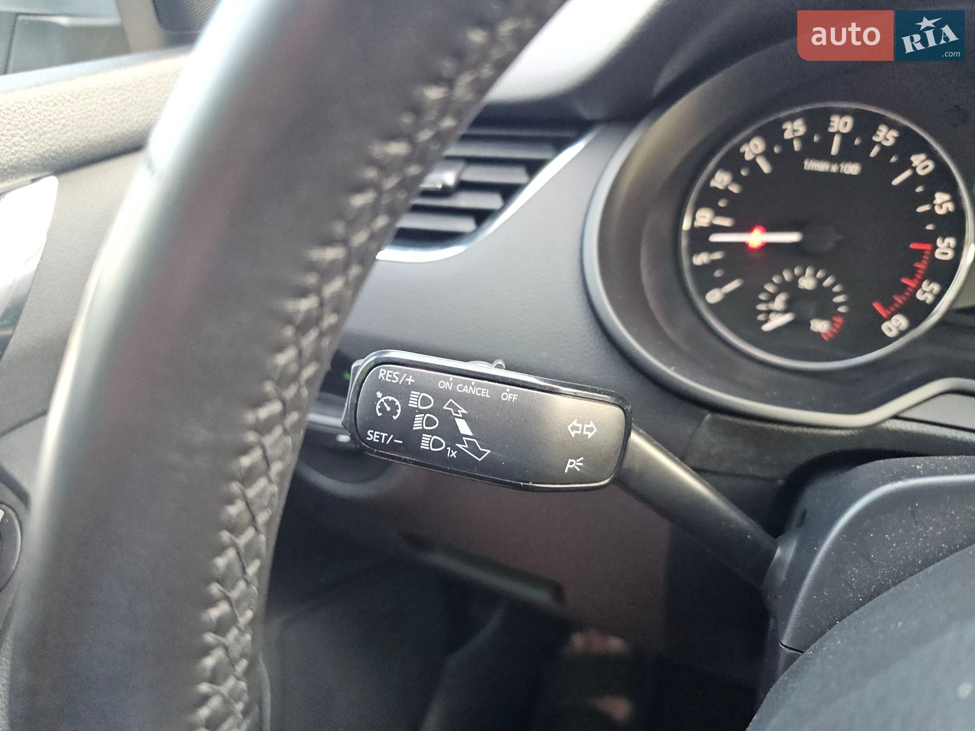 Skoda Octavia 2014 VIN TMBJJ7NE9D0033955 фото оголошення 9 з 56
