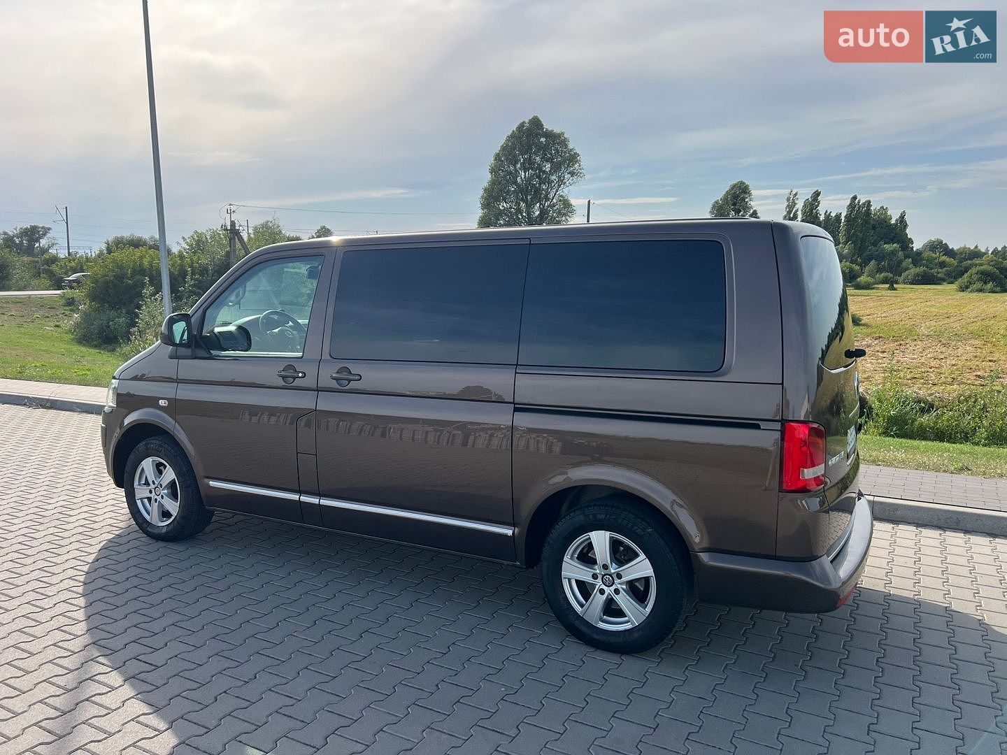 Volkswagen Multivan 2014 VIN WV2ZZZ7HZEH114226 фото оголошення 17 з 46