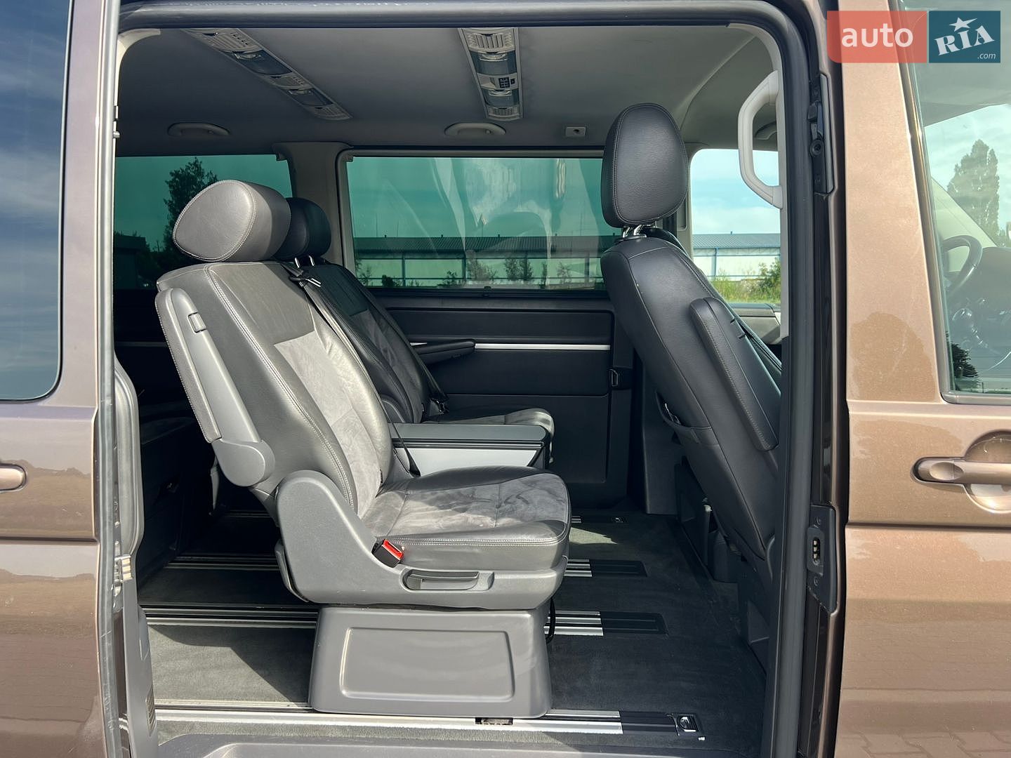 Volkswagen Multivan 2014 VIN WV2ZZZ7HZEH114226 фото оголошення 22 з 46