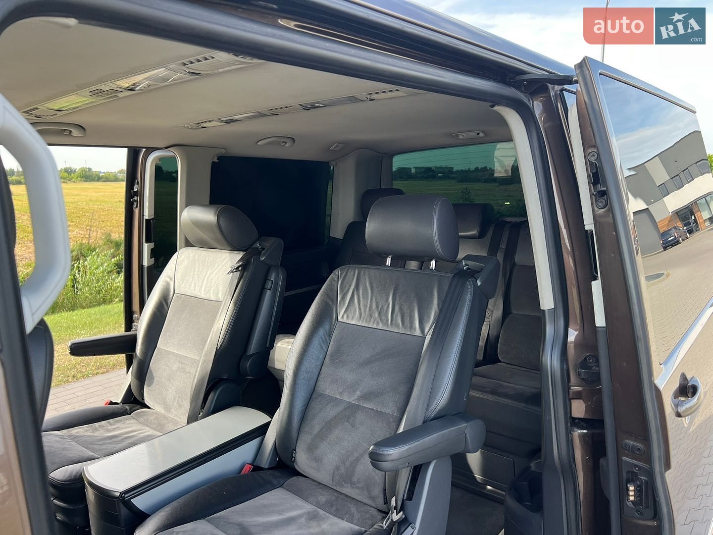 Volkswagen Multivan 2014 VIN WV2ZZZ7HZEH114226 фото оголошення 27 з 46