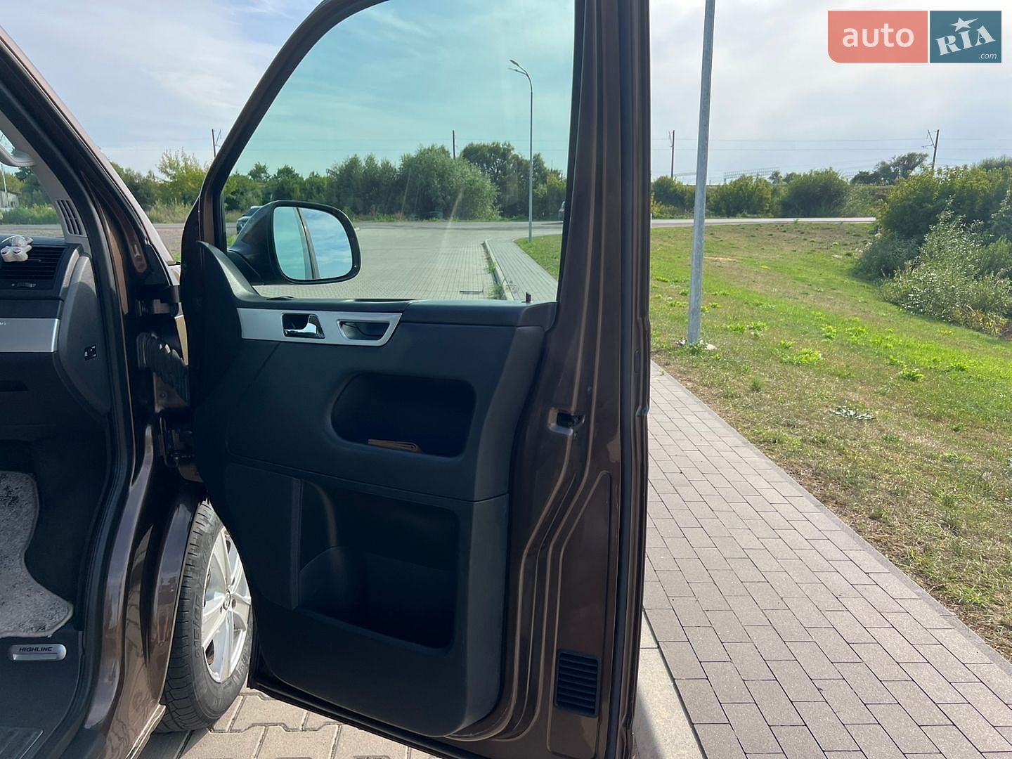 Volkswagen Multivan 2014 VIN WV2ZZZ7HZEH114226 фото оголошення 40 з 46
