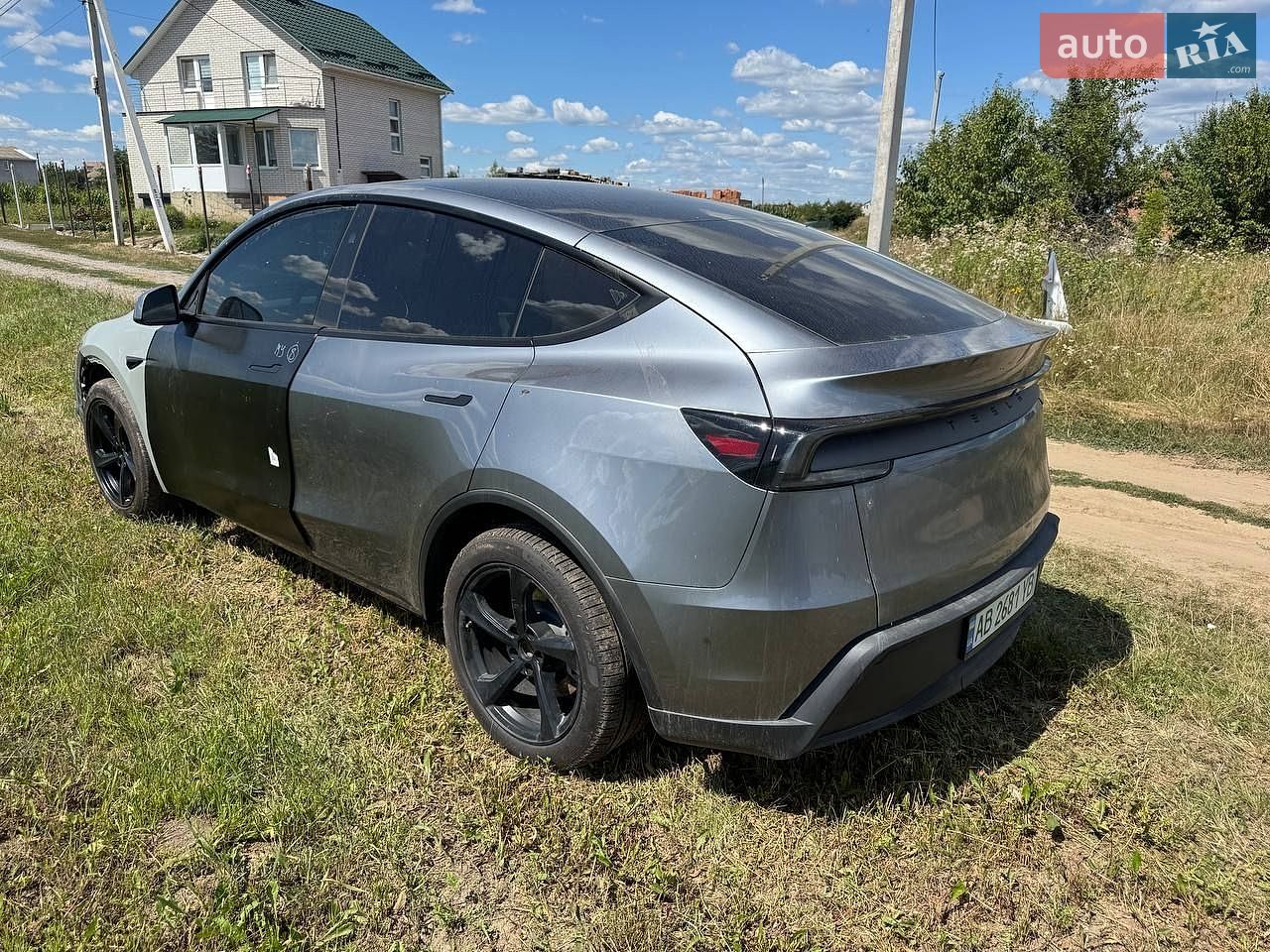 Tesla Model Y 2025 VIN 7SAYGDED8TA498634 фото оголошення 9 з 20