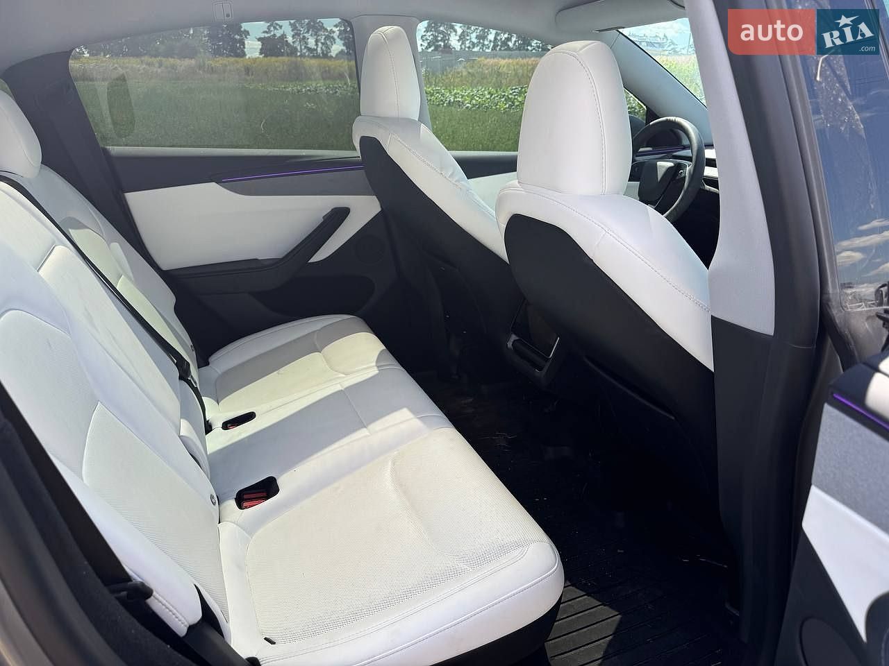 Tesla Model Y 2025 VIN 7SAYGDED8TA498634 фото оголошення 14 з 20