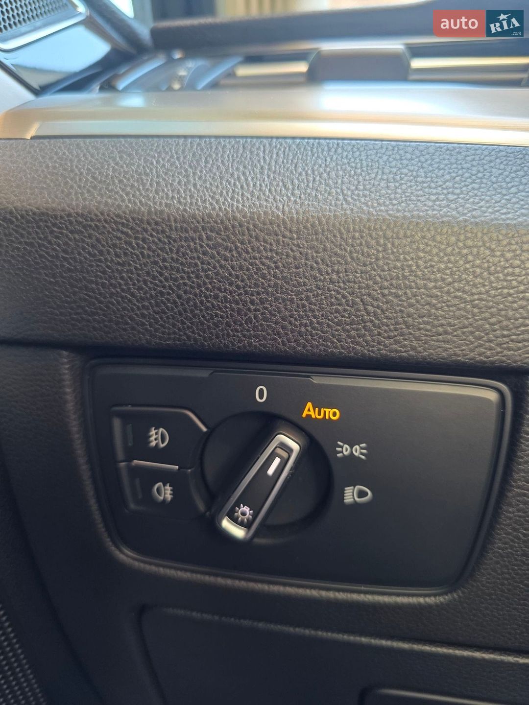 Volkswagen Passat 2018 VIN WVWZZZ3CZJE046131 фото оголошення 12 з 24
