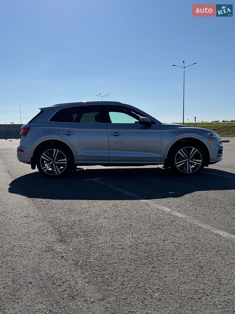 Audi Q5 2019 VIN WA1FNAFY9K2105698 фото оголошення 7 з 66