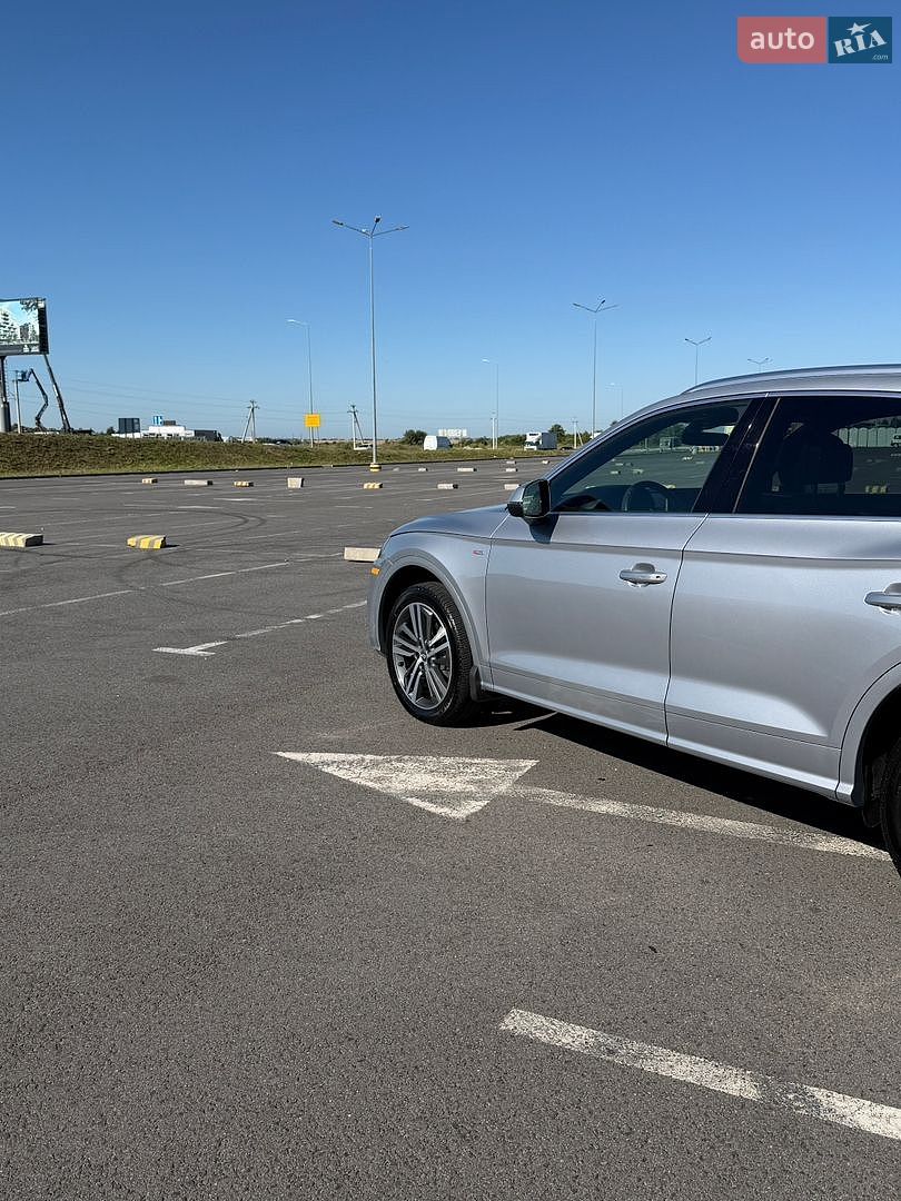 Audi Q5 2019 VIN WA1FNAFY9K2105698 фото оголошення 10 з 66
