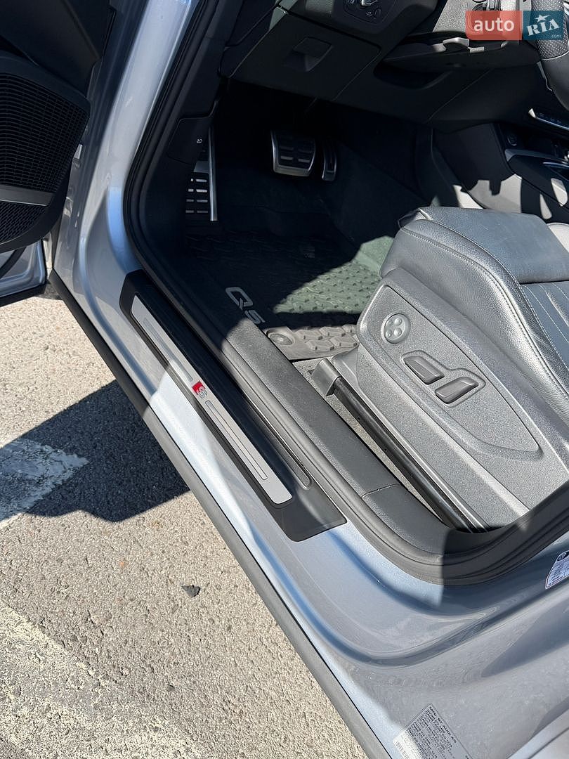 Audi Q5 2019 VIN WA1FNAFY9K2105698 фото оголошення 32 з 66