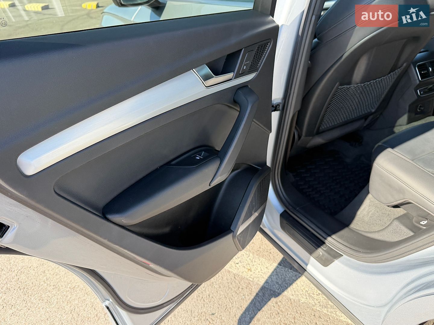 Audi Q5 2019 VIN WA1FNAFY9K2105698 фото оголошення 44 з 66