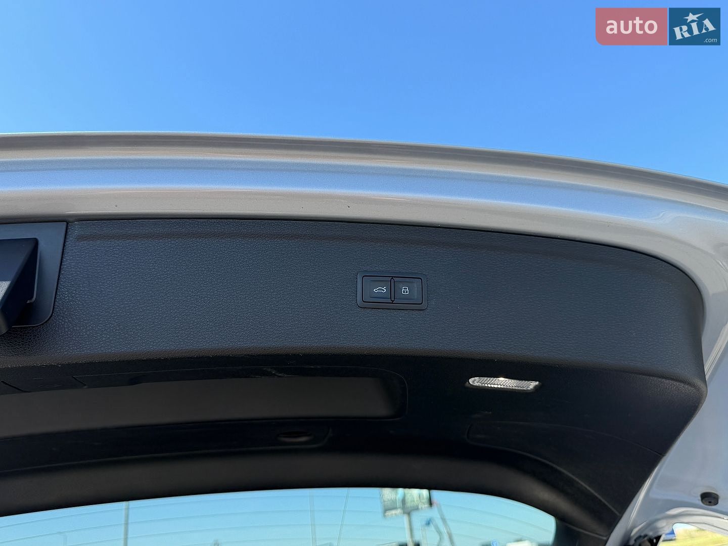 Audi Q5 2019 VIN WA1FNAFY9K2105698 фото оголошення 51 з 66