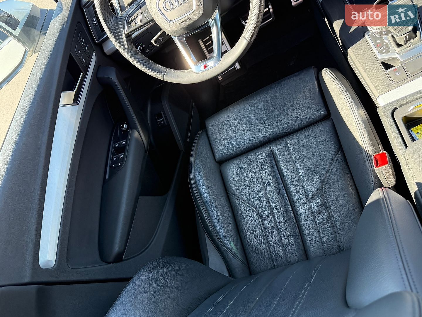Audi Q5 2019 VIN WA1FNAFY9K2105698 фото оголошення 45 з 66