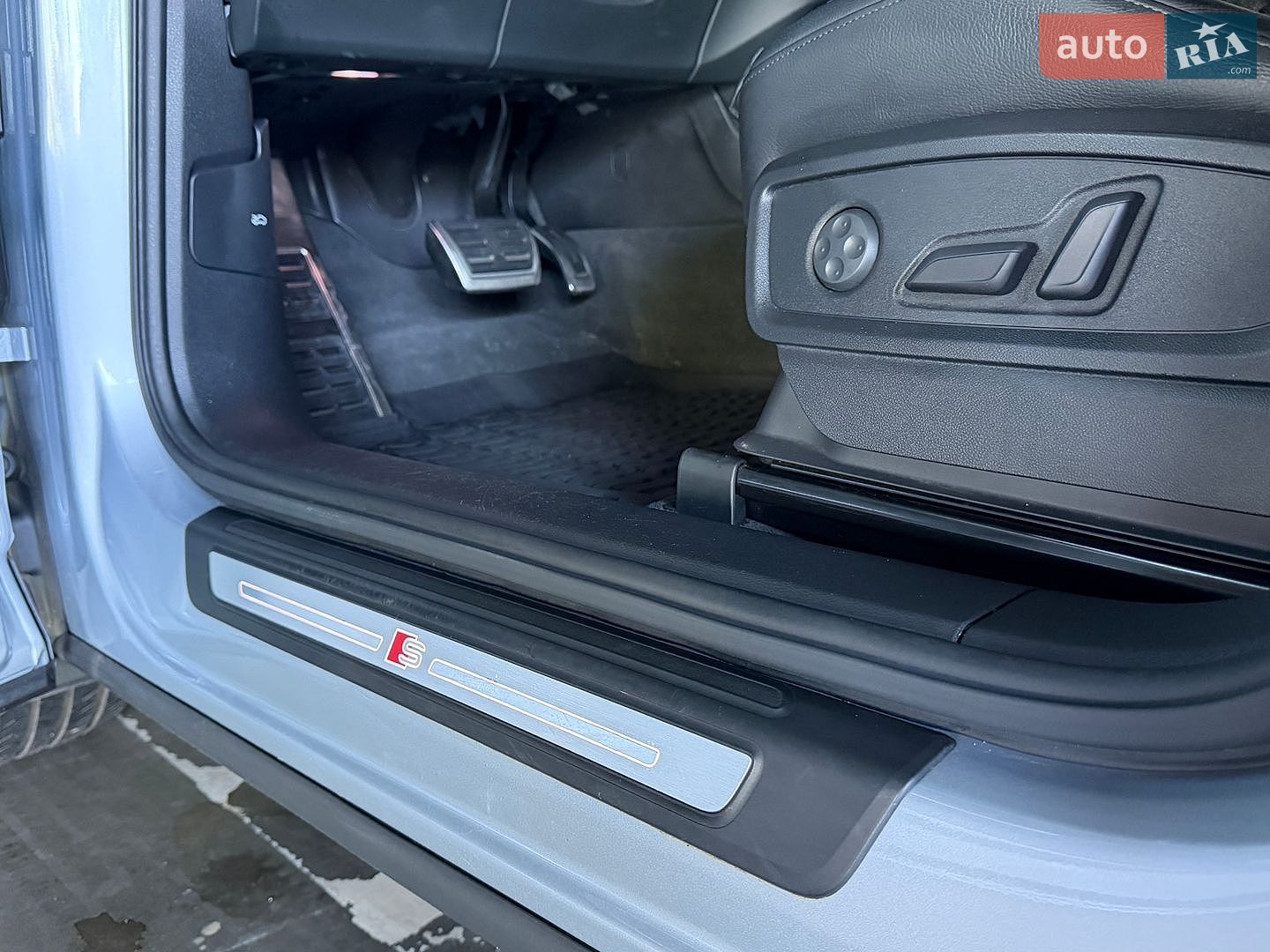 Audi Q5 2019 VIN WA1FNAFY9K2105698 фото оголошення 60 з 66
