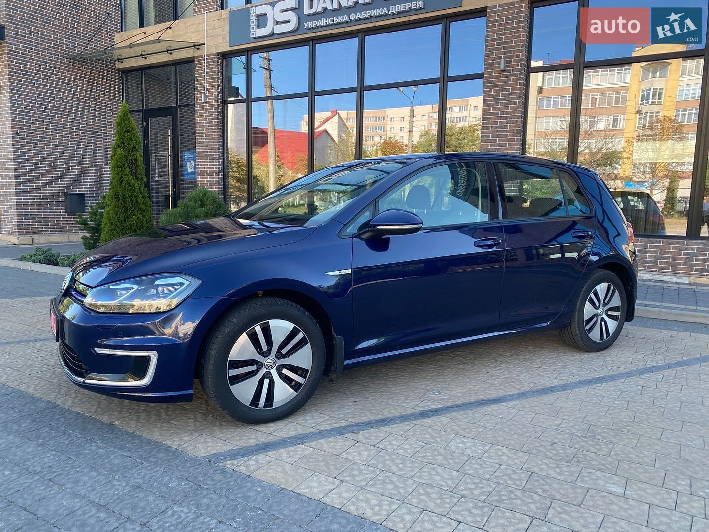 Volkswagen e-Golf 2018 VIN WVWZZZAUZHW950662 фото оголошення 5 з 23