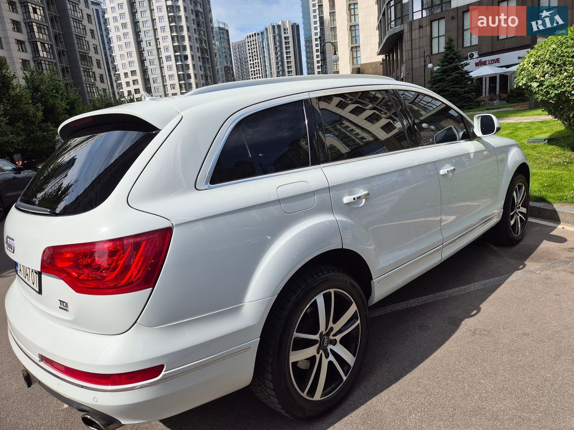Audi Q7 2013 VIN WA1LMAFE3ED004130 фото оголошення 3 з 30