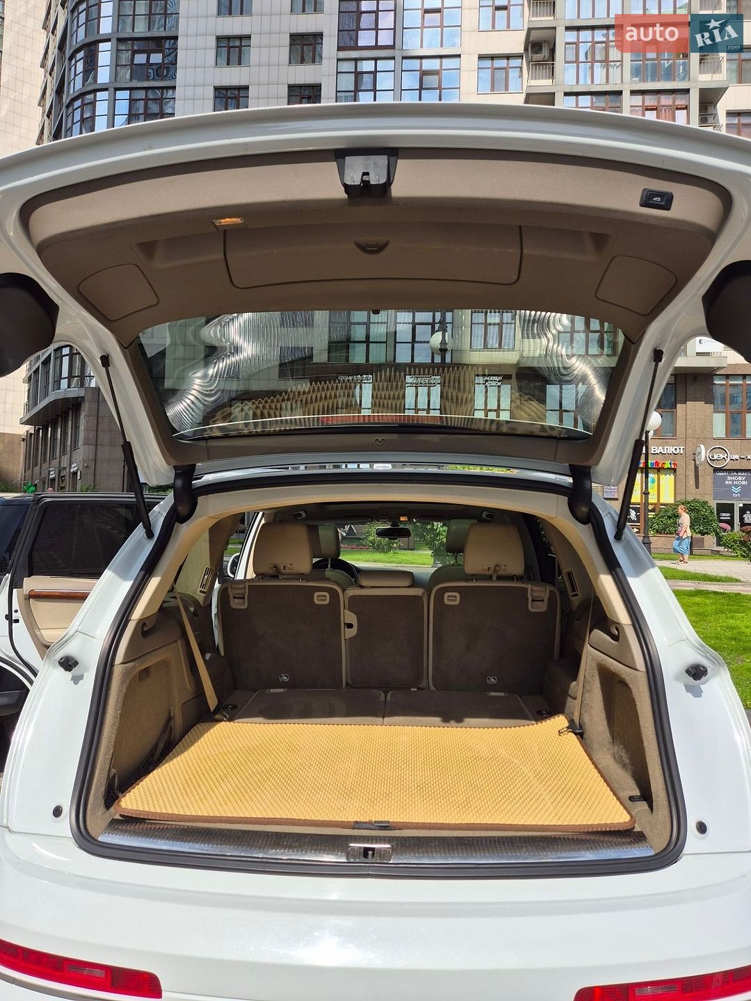 Audi Q7 2013 VIN WA1LMAFE3ED004130 фото оголошення 6 з 30