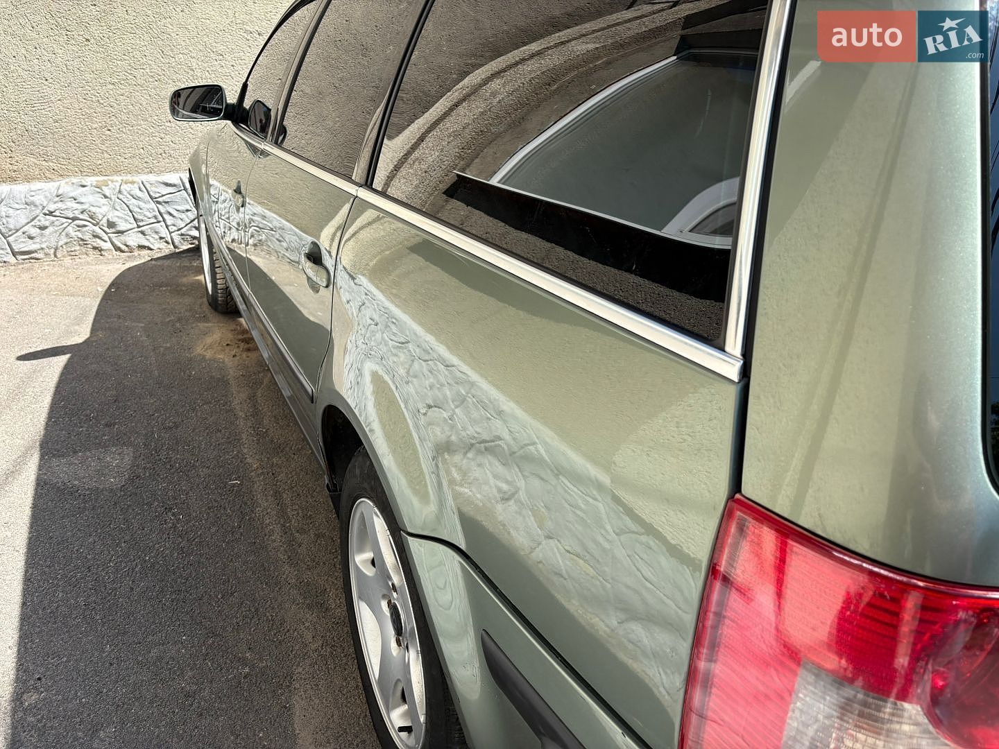 Volkswagen Passat 2001 VIN WVWZZZ3BZ2E162600 фото оголошення 2 з 11
