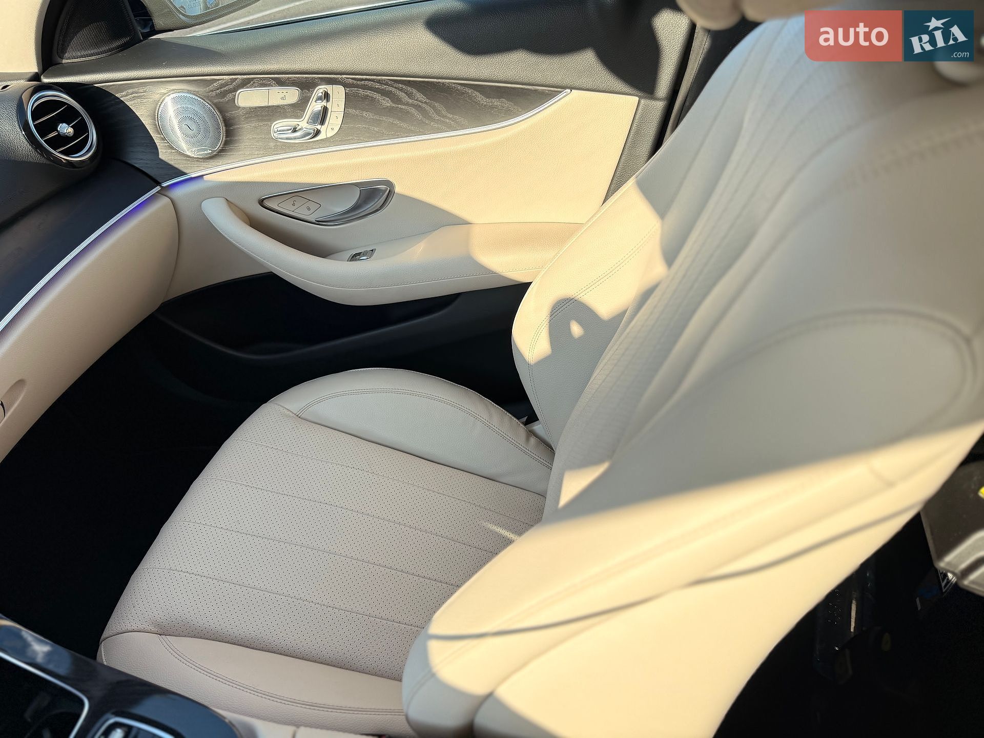 Mercedes-Benz E-Class 2016 VIN WDDZF4KB1HA174859 фото оголошення 31 з 51