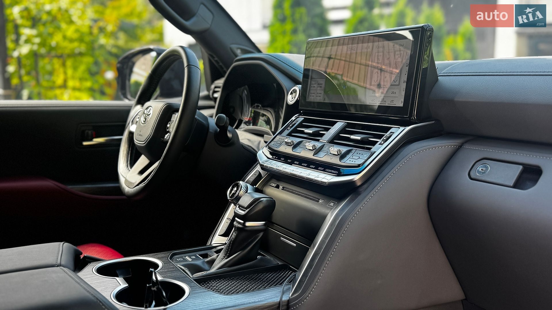 Toyota Land Cruiser 2023 VIN JTMAAABJ604041903 фото оголошення 6 з 9