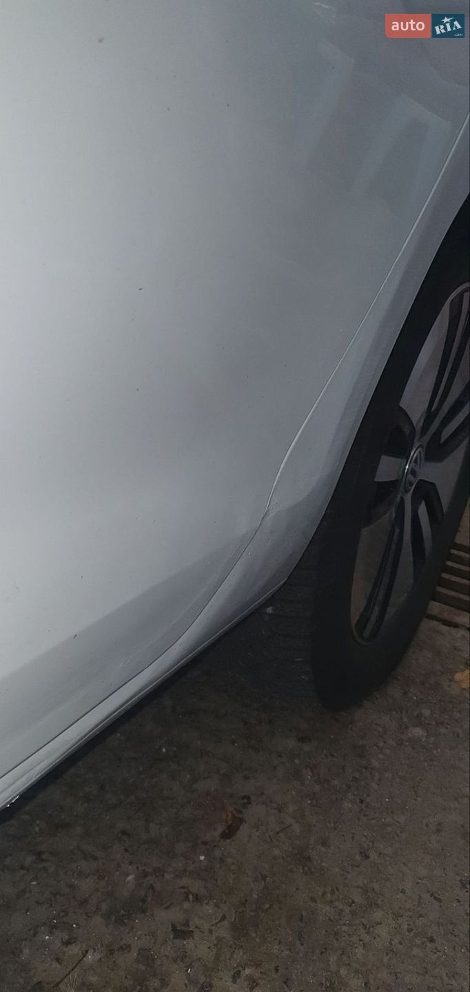 Volkswagen e-Golf 2014 VIN WVWZZZAUZFW901393 фото оголошення 2 з 18