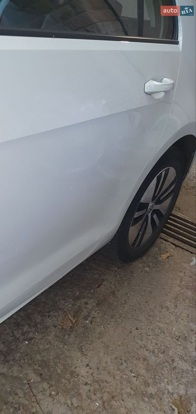 Volkswagen e-Golf 2014 VIN WVWZZZAUZFW901393 фото оголошення 3 з 18