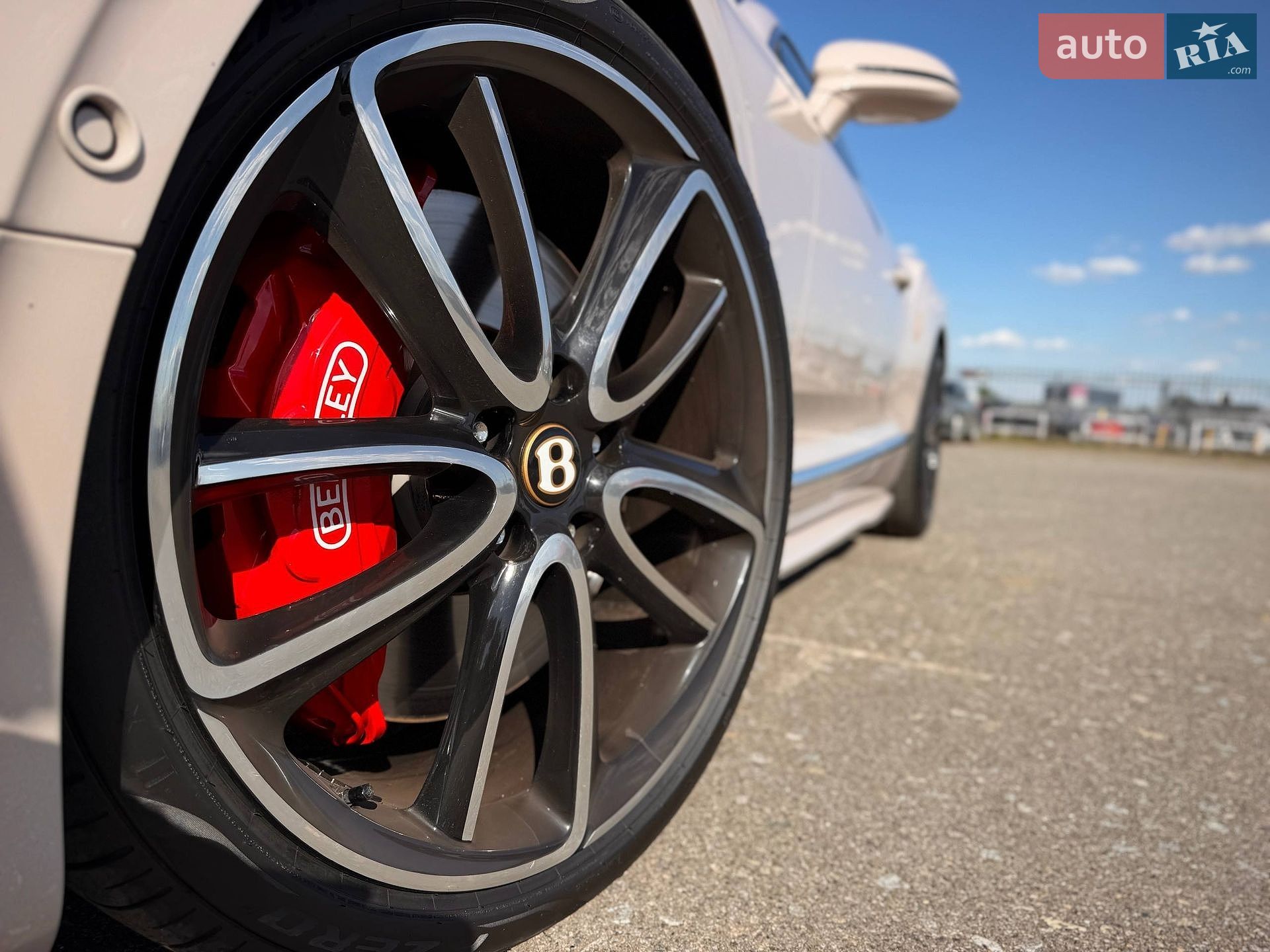 Bentley Continental GT 2019 VIN SCBCS13S5LC078144 фото оголошення 9 з 104
