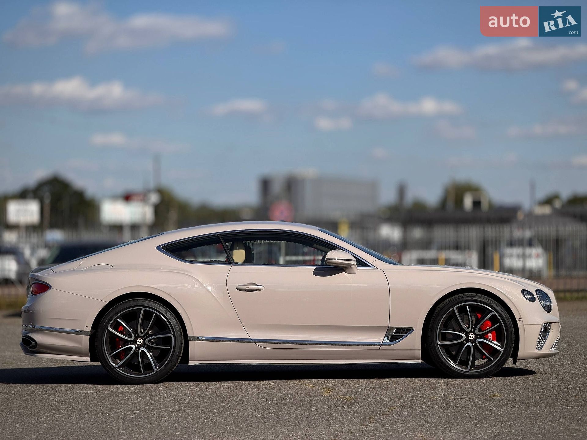 Bentley Continental GT 2019 VIN SCBCS13S5LC078144 фото оголошення 18 з 104