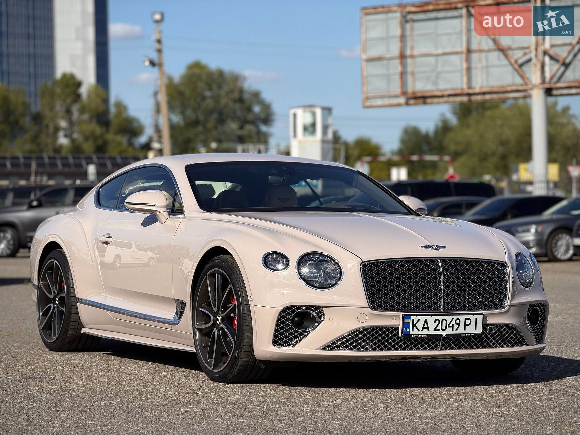 Bentley Continental GT 2019 VIN SCBCS13S5LC078144 фото оголошення 17 з 104