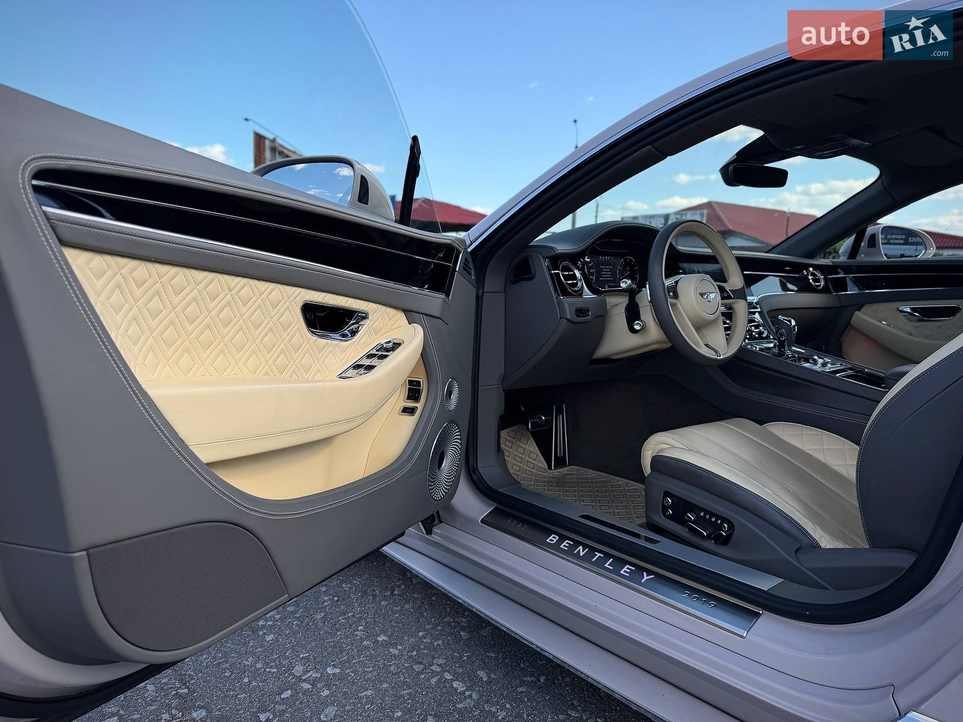 Bentley Continental GT 2019 VIN SCBCS13S5LC078144 фото оголошення 46 з 104