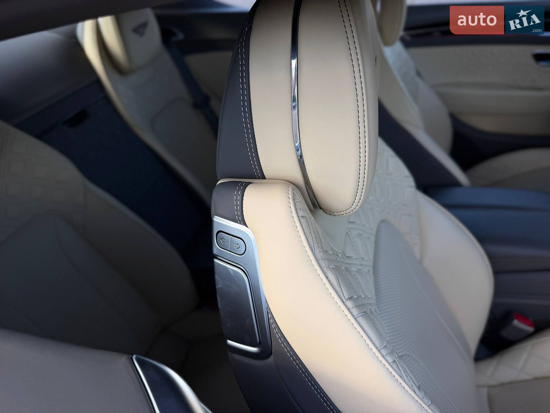 Bentley Continental GT 2019 VIN SCBCS13S5LC078144 фото оголошення 77 з 104