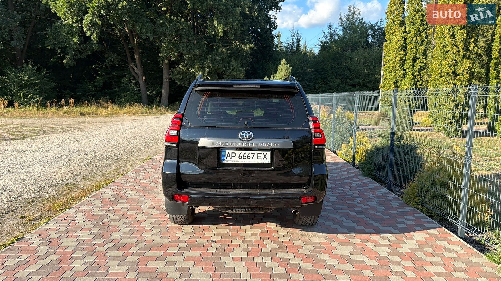 Toyota Land Cruiser Prado 2018 VIN JTEBR3FJ30K103378 фото оголошення 9 з 20