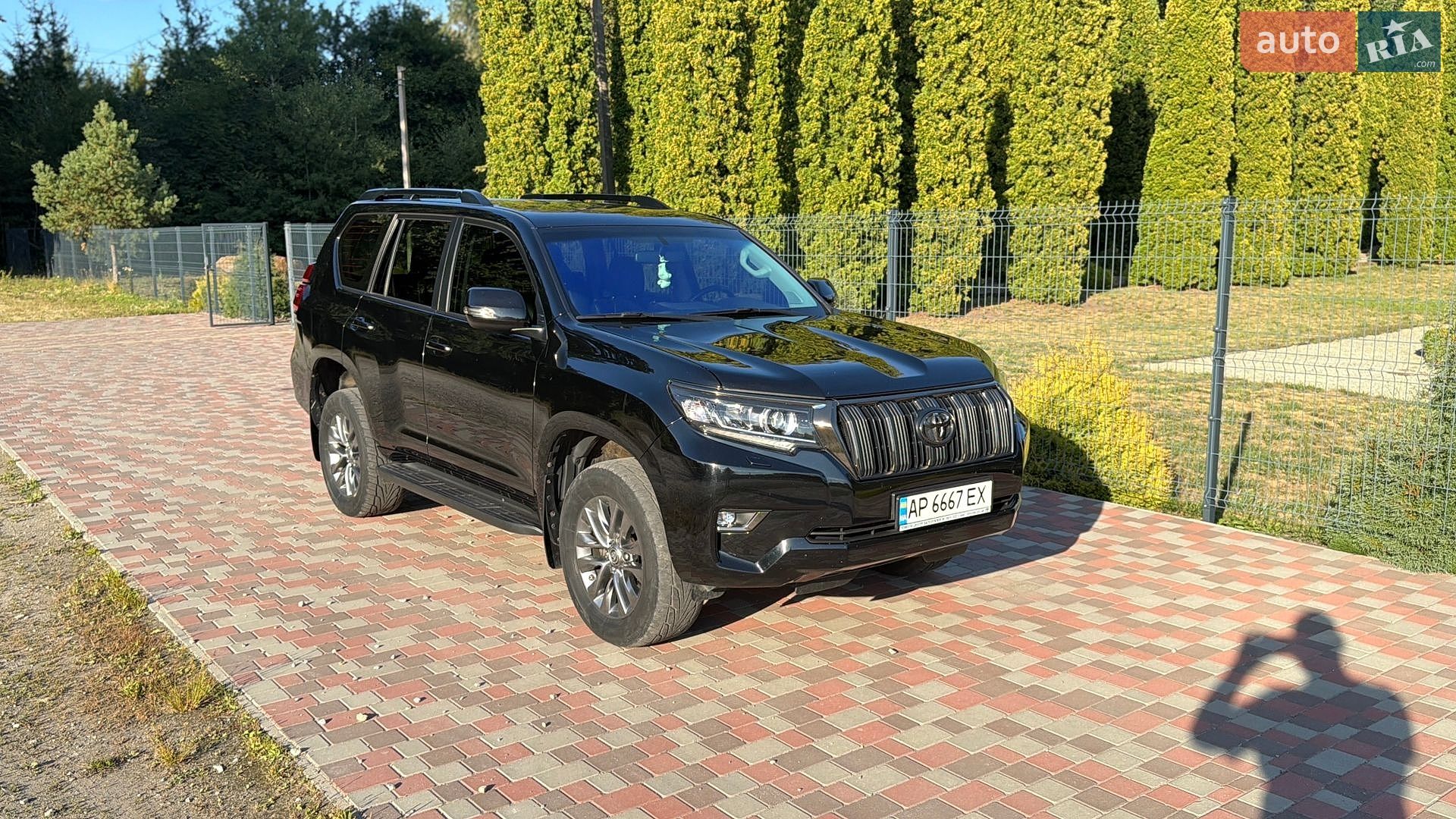 Toyota Land Cruiser Prado 2018 VIN JTEBR3FJ30K103378 фото оголошення 2 з 20