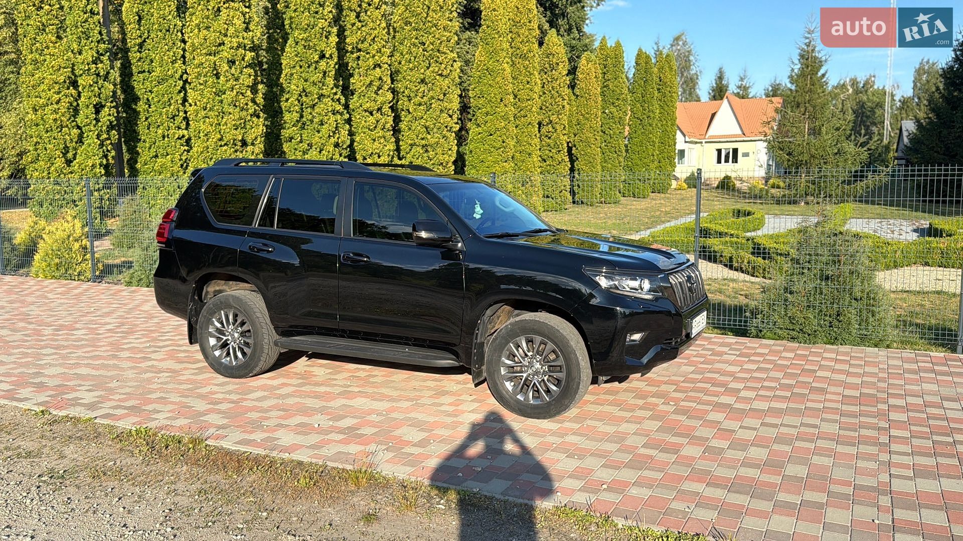 Toyota Land Cruiser Prado 2018 VIN JTEBR3FJ30K103378 фото оголошення 4 з 20
