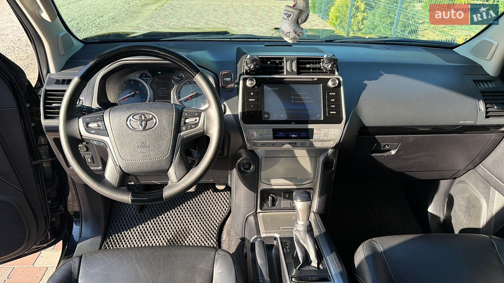 Toyota Land Cruiser Prado 2018 VIN JTEBR3FJ30K103378 фото оголошення 19 з 20