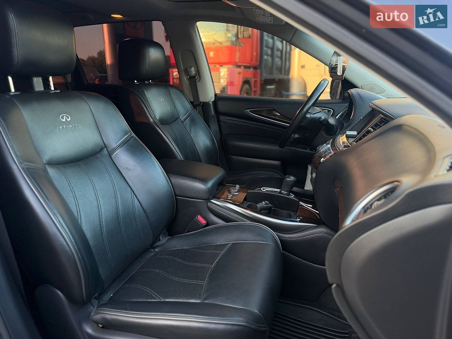 Infiniti JX35 2013 VIN 5N1AL0MM3DC335648 фото оголошення 6 з 24
