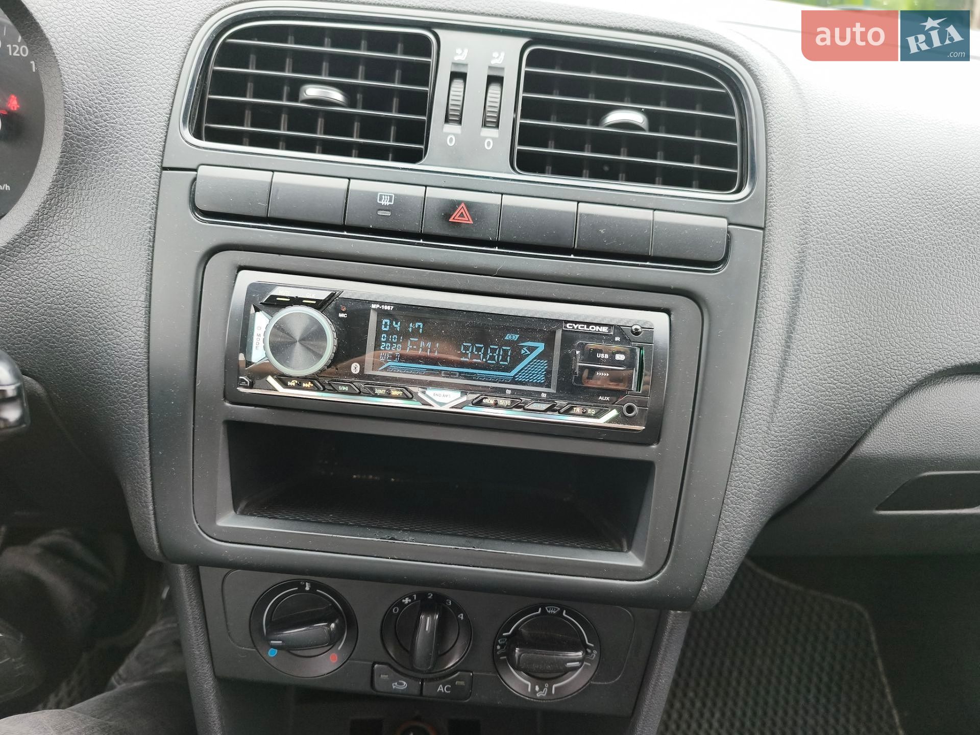 Volkswagen Polo 2013 VIN XW8ZZZ61ZDG050316 фото оголошення 12 з 14
