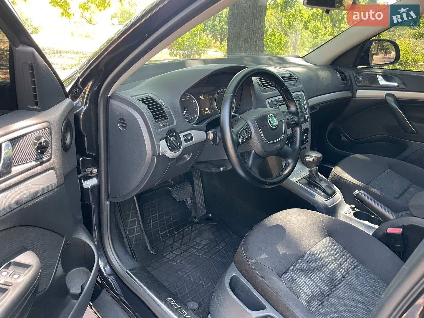 Skoda Octavia 2012 VIN Y6UBK41Z5CB156549 фото оголошення 10 з 18