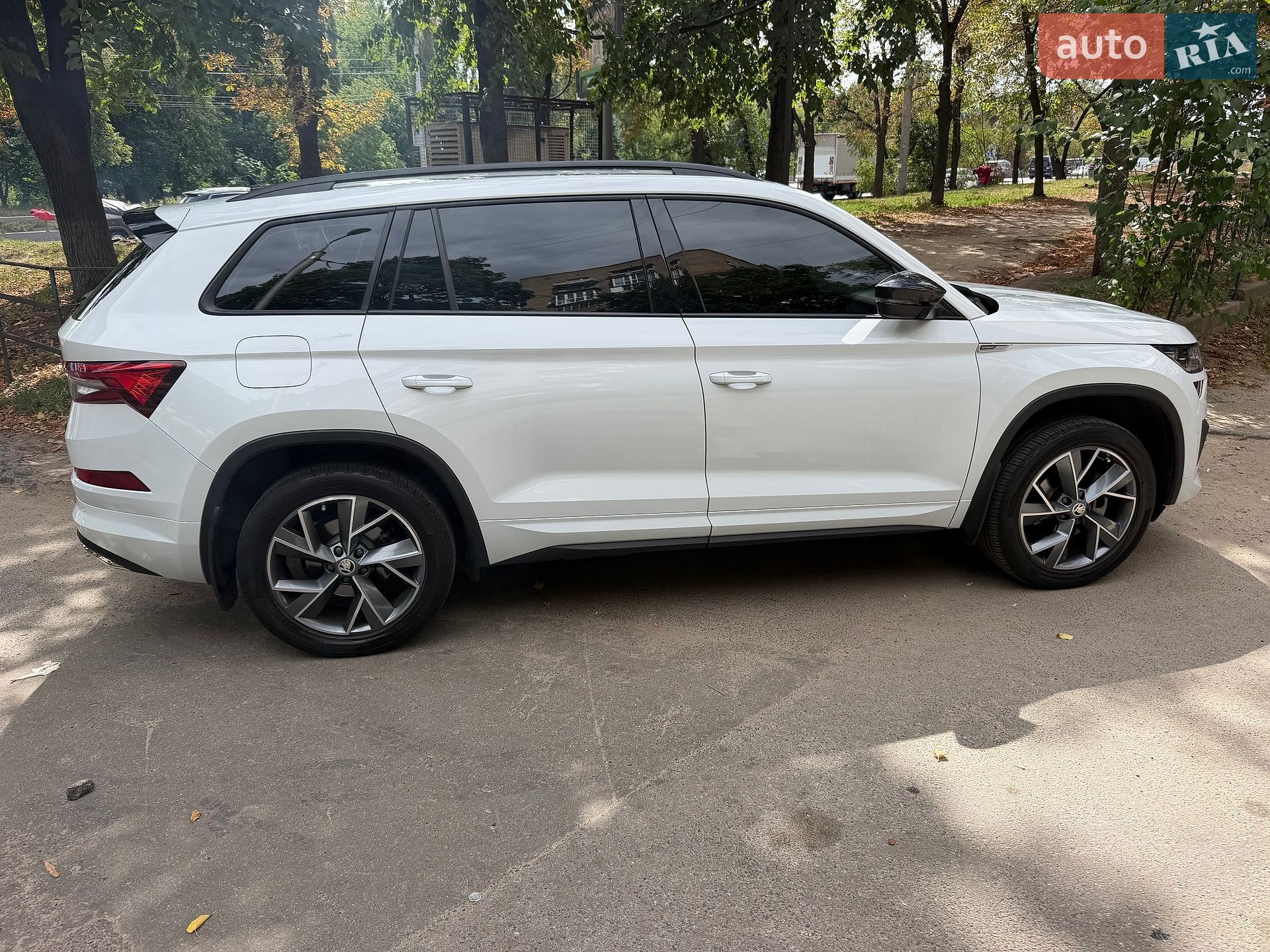 Skoda Kodiaq 2023 VIN TMBLJ7NS0RB400798 фото оголошення 3 з 5