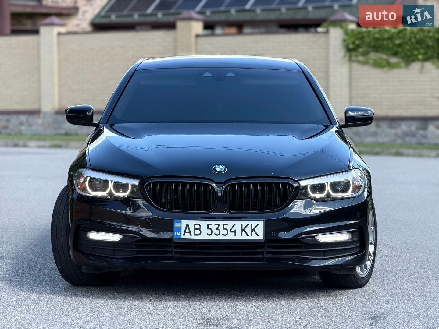 BMW 5 Series 2017 VIN WBAJC310X0B052457 фото оголошення 2 з 18