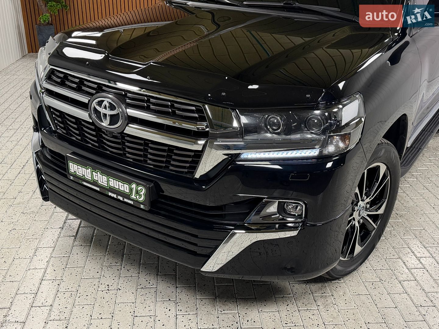 Toyota Land Cruiser 2020 VIN JTMCV05J504317250 фото оголошення 15 з 57